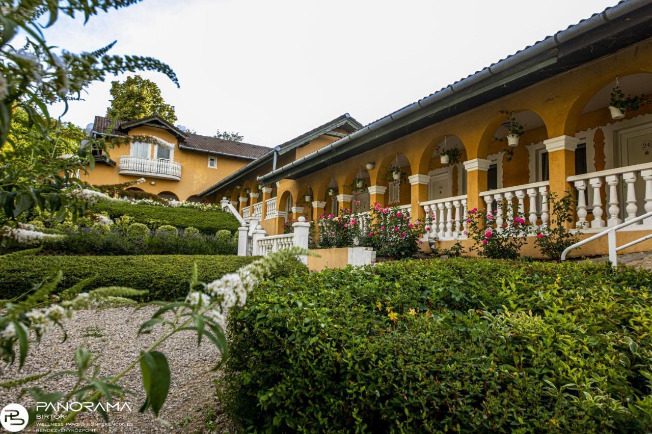 Bed and Breakfast Panorama Birtok - Wellness Panzio, Konferencia Es Rendezvenykoezpont Győrújbarát Exteriér fotografie