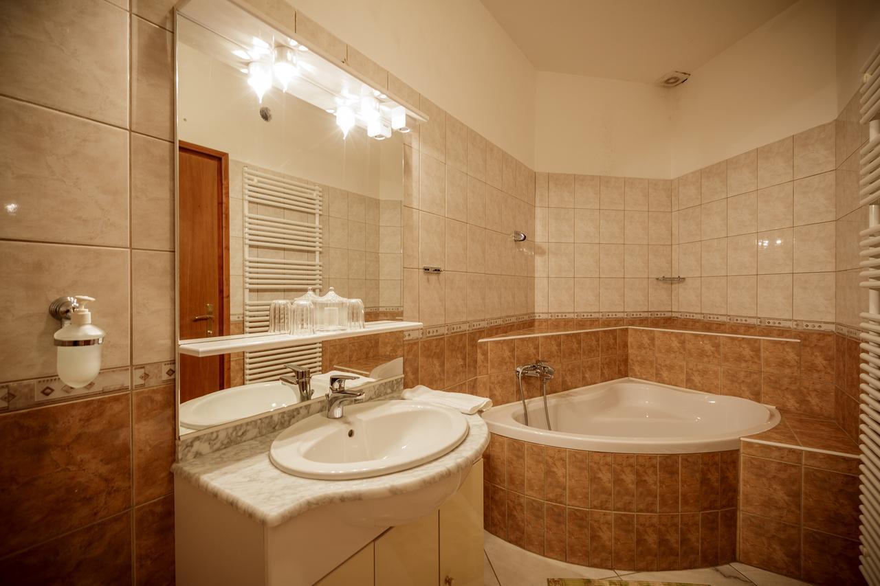 Bed and Breakfast Panorama Birtok - Wellness Panzio, Konferencia Es Rendezvenykoezpont Győrújbarát Exteriér fotografie